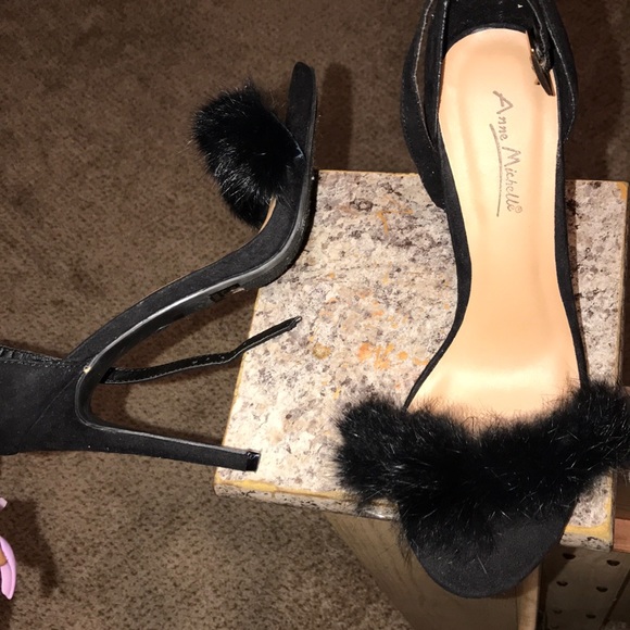 Anne Michelle Heels - Picture 2 of 2